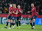 Radost �eských fotbalist� p�i penaltovém rozst�elu.