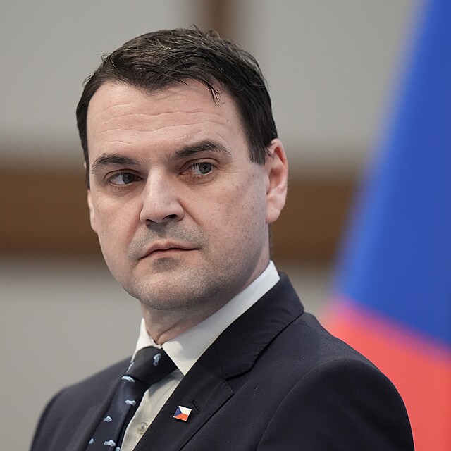Ministr zahrani�n�ch v�c� Petr Macinka po jedn�n� vl�dy. (30. b�ezna 2026)