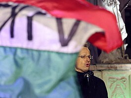 Ma�arský ministr zahrani�í Peter Szijjartó na p�edvolebním mítinku ve m�st�...