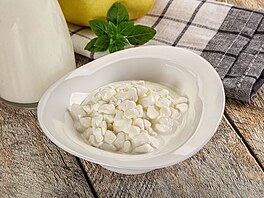 Cottage sýr je lehký a bohatý na bílkoviny, které pomáhají udr�et pocit sytosti...