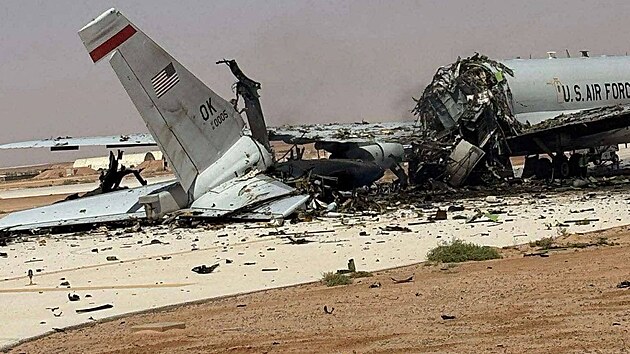 Rána pro USA, Íránci jim zničili klíčový letoun s radary. Mluví se i o ruské pomoci