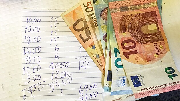 V Portugalsku je p��stup ke spropitn�mu �ech�m bl�zk�. Voln�, nez�vazn�, neform�ln�. Kdy� chcete, m��ete. Pot�� to. Ale z�le�� jen na v�s, jak jste spokojeni s kvalitou slu�eb.