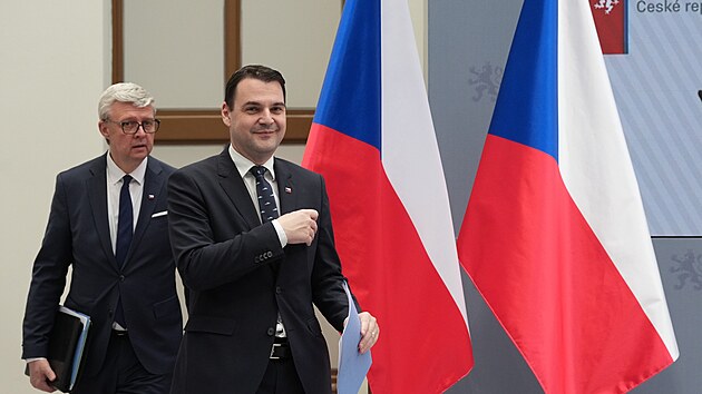 Ministr zahrani�ních v�cí Petr Macinka po jednání vlády. (30. b�ezna 2026)