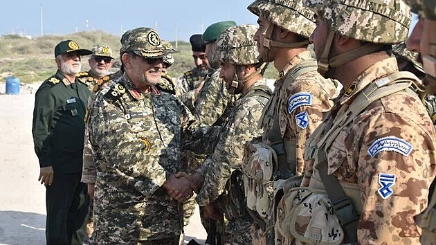 Velitel námořnictva íránských revolučních gard je po smrti, potvrdil Teherán