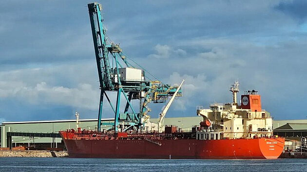 Oslava zmrtvýchvstání Krista ve znamení boha války. Nejde jen o chybějící ropu