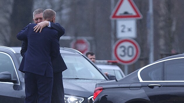 Spole�n� zased�n� vlady �esk� republiky a Slovensk�  republiky na z�mku Nov� Horka u Stud�nky. Premi��i Andrej Babi� a Robert Fico.