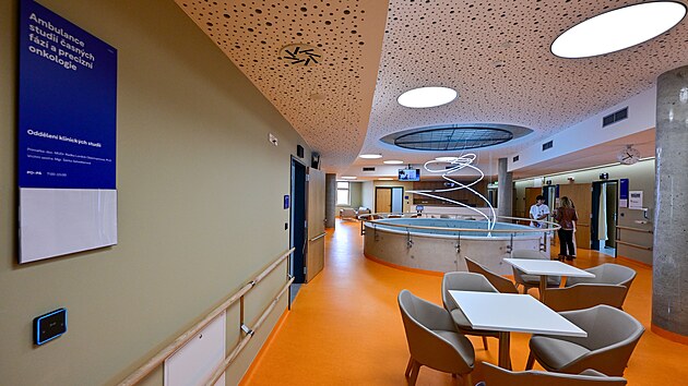 Masaryk�v onkologick� �stav v Brn� otev�e po Velikonoc�ch Centrum inovativn� a podp�rn� p��e s hlavn�m vchodem z Va�kova n�m�st�, kter� se stane vstupn� branou do are�lu. (31. b�ezna 2026)