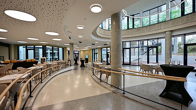 Masaryk�v onkologick� �stav v Brn� otev�e po Velikonoc�ch Centrum inovativn� a podp�rn� p��e s hlavn�m vchodem z Va�kova n�m�st�, kter� se stane vstupn� branou do are�lu. (31. b�ezna 2026)