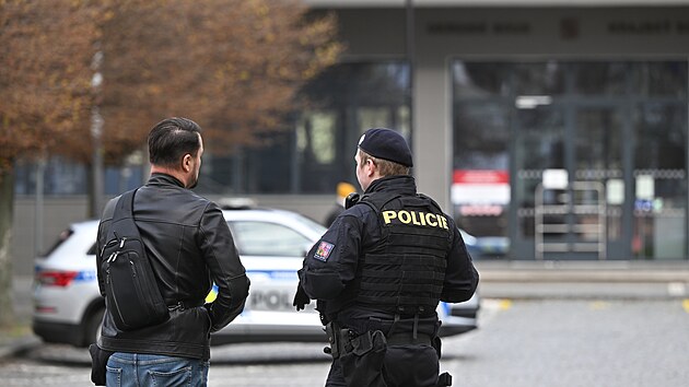 Soud rozhoduje o vazb� pro p�t�ho obvin�n�ho z �toku v Pardubic�ch. (31. b�ezna 2026)