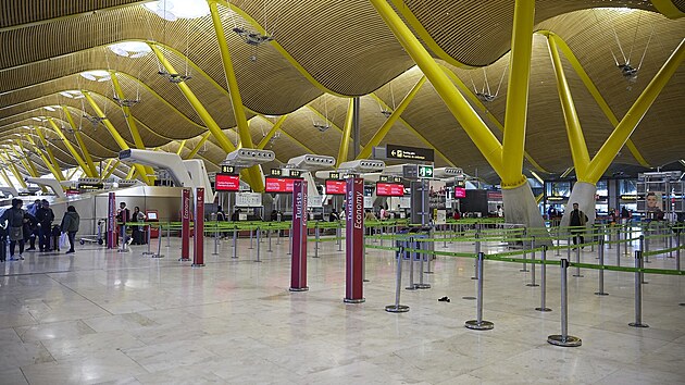 Španělská letiště ochromila „neomezená“ velikonoční stávka personálu kvůli mzdám