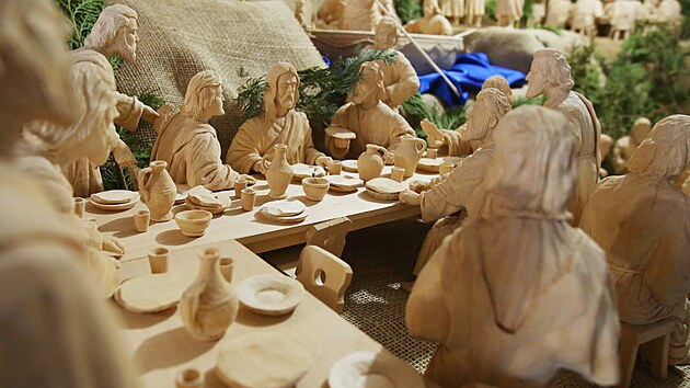 �ezb�� Libor �edina ve sv�m domku v gar�i v Bechyni ukazuje unik�tn� velikono�n� �i pa�ijov� betl�m. (31. b�ezna 2026)