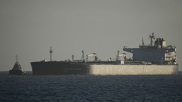 Ropn� tanker pluj�c� pod ruskou vlajkou Anatoly Kolodkin p�iplouv� do kub�nsk�ho p��stavu Matanzas (31. b�ezna 2026)