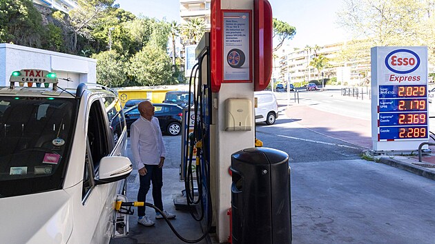 �erpac� stanice ve francouzsk�m Cannes. (26. b�ezna 2026)