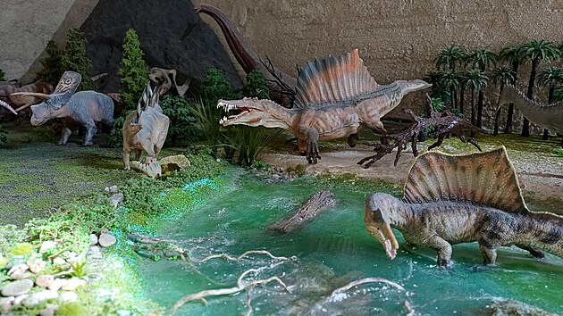 Luk� Vym�tal vystavuje v Dinosau��m muzeu �ertoryje v�rn� repliky dinosaur�, kter� vyrobil s pomoc� 3D tisk�rny.