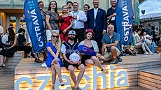 Ostrava v Ósace: naho�e primátor Jan Dohnal a generální komisa� �eské ú�asti...