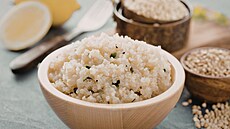 Quinoa, merlík. Výborná potravina bez lepku. Zkuste ji.