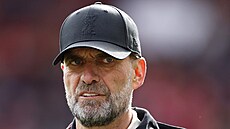 Jürgen Klopp p�ed zápasem mezi legendami Liverpoolu a Dortmundu.