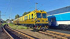 M��ící drezína EM100 Správy �eleznic ve stanici Jihlava