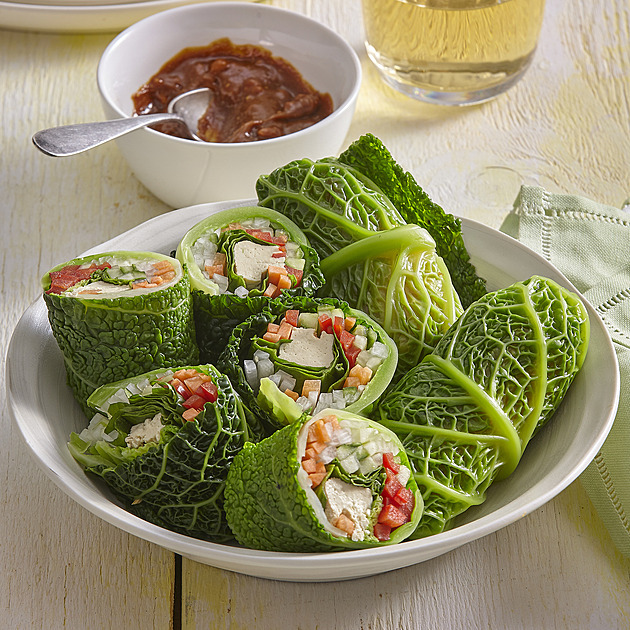 Kapustové závitky s tofu a medvědím česnekem: Zdravý jarní recept s nádechem Asie