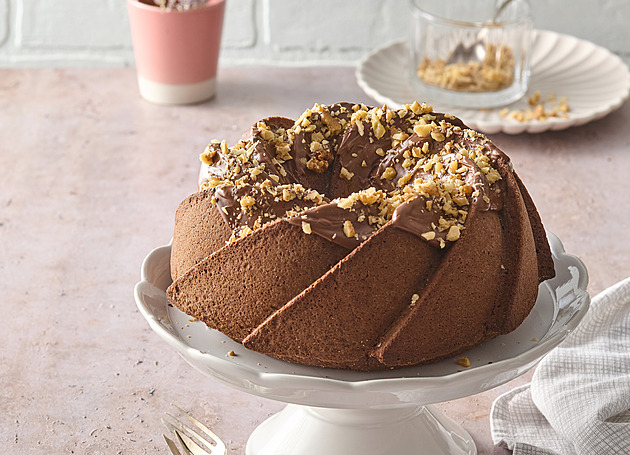 Vláčná čokoládová bábovka s řeckým jogurtem a polevou: Recept na nejlepší rodinný dezert