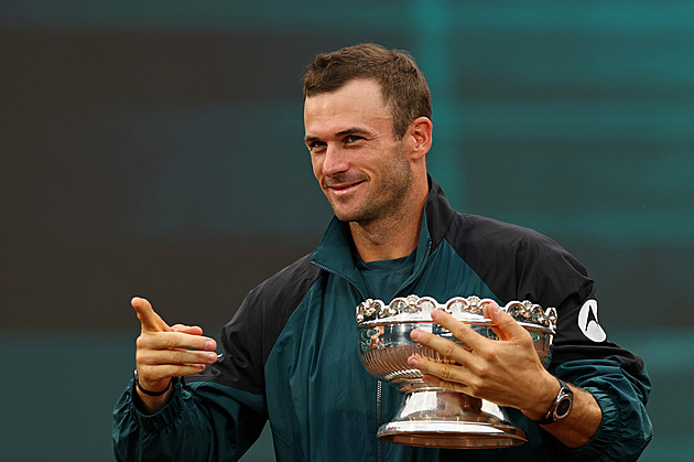 To nebylo ne! Tenista dostal během finále nabídku k sňatku. Jeho reakce baví