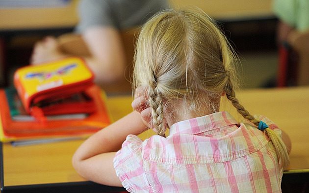 Skvělý nápad, ale měl přijít dřív. Rodiče řeší komplikace s dřívějším koncem školy