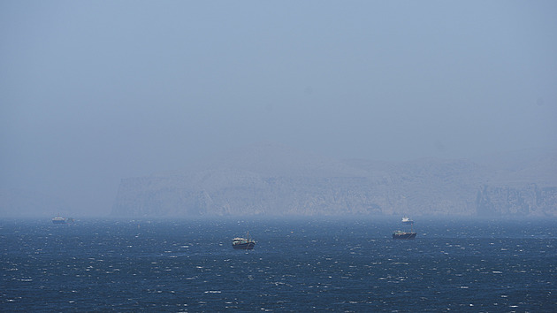 V Hormuzském průlivu se kupí lodě, do fronty se přidaly i japonské supertankery