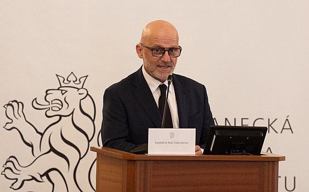 Hampl chce ČT jako vládní vysílač. V radě není výkonný umělec, řekl herec Čermák. Hampl chce ČT jako vládní vysílač. V radě není výkonný umělec, řekl herec Čermák.