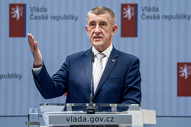 Vláda bude denně oznamovat maximální ceny nafty i benzinu, sníží spotřební daň Vláda bude denně oznamovat maximální ceny nafty i benzinu, sníží spotřební daň