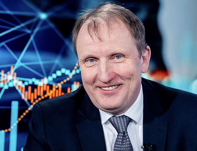 iDNES Lounge: Důchody od státu budou čím dál menší. Jak si spořit na penzi?