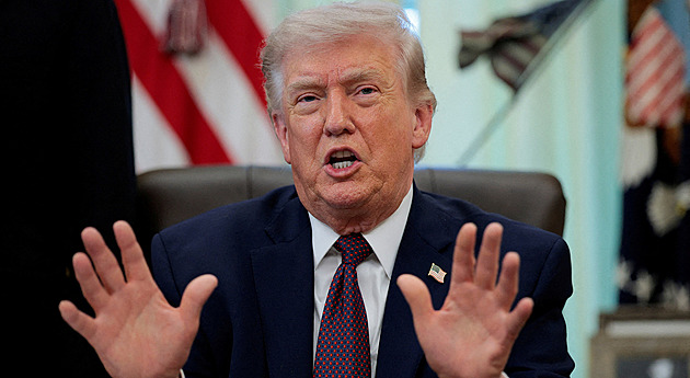 Když nám Evropa nepomůže s Hormuzem, přijde Ukrajina o zbraně, hrozí Trump