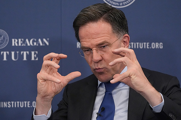 Šéf NATO navštíví Česko, přijme ho Babiš. Budeme řešit naše závazky, řekl premiér