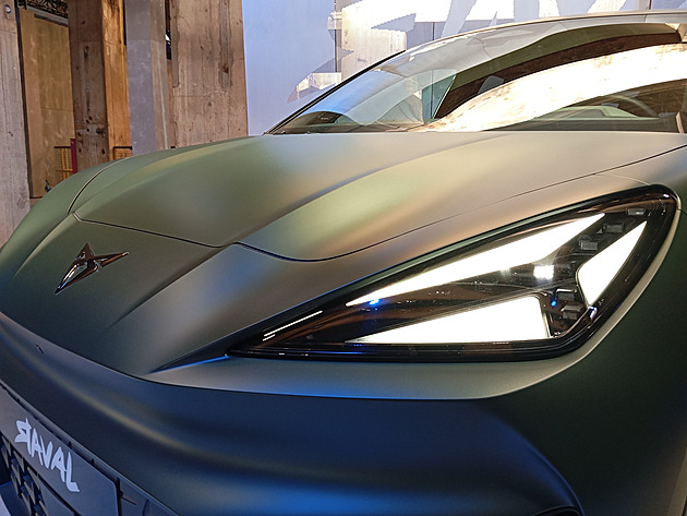 Vejrostek z barcelonského Žižkova frčí na elektru. Novou cupru jsme okoukli