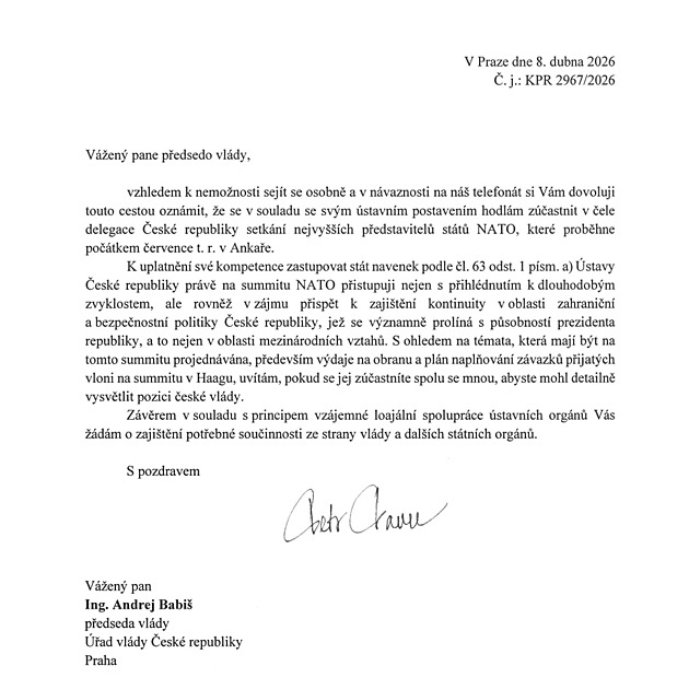 Prezident je silnější, než se vláda domnívá. Právník vysvětluje, zda by uspěl s žalobou