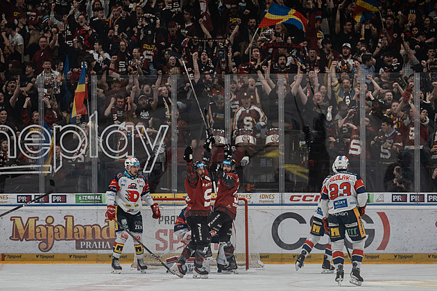 Chytal jste někdy? ptal se Pešán sudího po nezdařené výzvě. Nám stejné góly neuznali