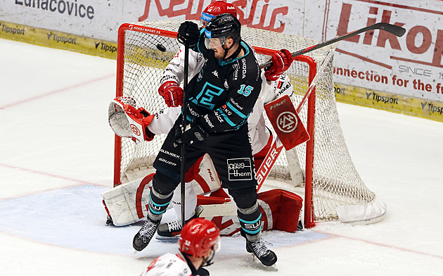 Vary na nás vlétnou, my musíme jít do nich, velí třinecký Michal Kovařčík