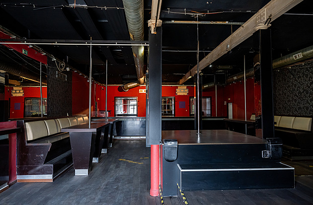 Hala po nevěstinci v Holešovické tržnici se promění. Naposledy nahlédněte dovnitř