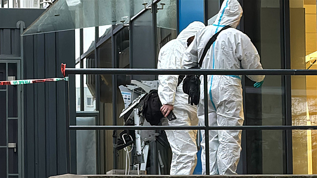 Policie zadržela čtyři muže, jsou podezřelí z výbuchu bankomatů a krádeže peněz v Praze
