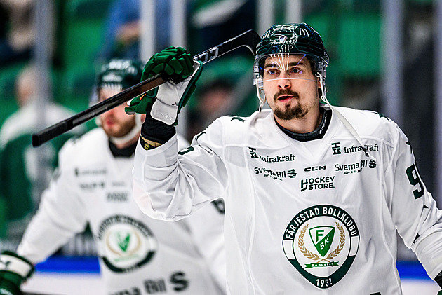 Velká posila pro Pardubice. Extraligový mistr oznámil příchod útočníka Tomáška Velká posila pro Pardubice. Extraligový mistr oznámil příchod útočníka Tomáška