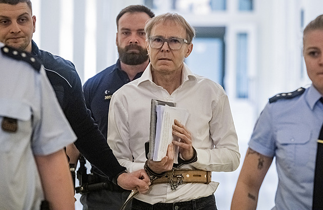 „Možná jsem byl hamižný.“ Podnikatel vybral miliony od fotbalistů, vinu popírá