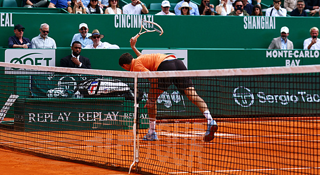 Sedm ran Medveděvových. Ruský tenista za výbuch emocí zaplatí pokutu 6000 eur