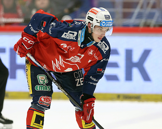 Rivalitu znají z obou stran. Podívejte se, kteří hokejisté hráli za Spartu i Pardubice