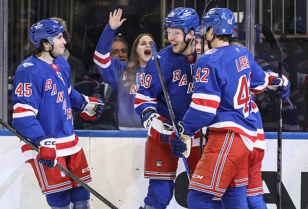 Útočník Chmelař nasměroval Rangers za výhrou proti Detroitu