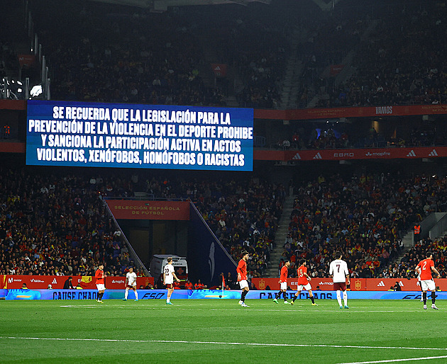 Protiislámské výkřiky na přáteláku Egypta ve Španělsku. Pořadatelé varovali vzkazem