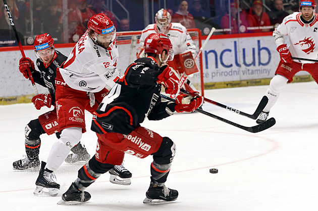 Liberec? Tak ne, Karlovy Vary. Jak třinečtí hokejisté čekali na soupeře