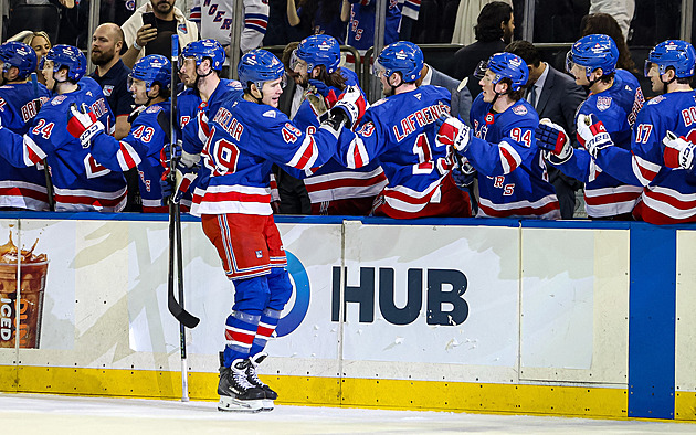Nečas dal vítězný gól Colorada, Chmelař se trefil za Rangers. Slavili i Vejmelka a Dobeš