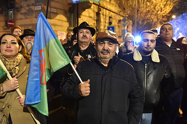 Pomsta Romů. Mohou svrhnout Orbána, navzdory zastrašování a kupčení Pomsta Romů. Mohou svrhnout Orbána, navzdory zastrašování a kupčení