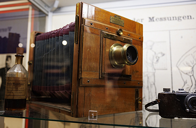 OBRAZEM: Uvidíte je teď a pak už možná nikdy. Policie ukazuje staré frčky i motorky