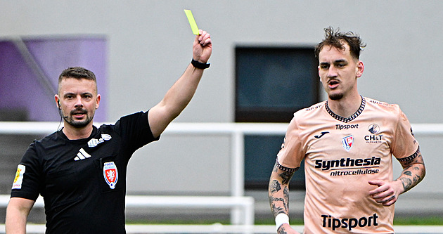 Chyboval sudí i VAR, Vecheta měl jít ven. Penalta proti Slavii nařízena správně