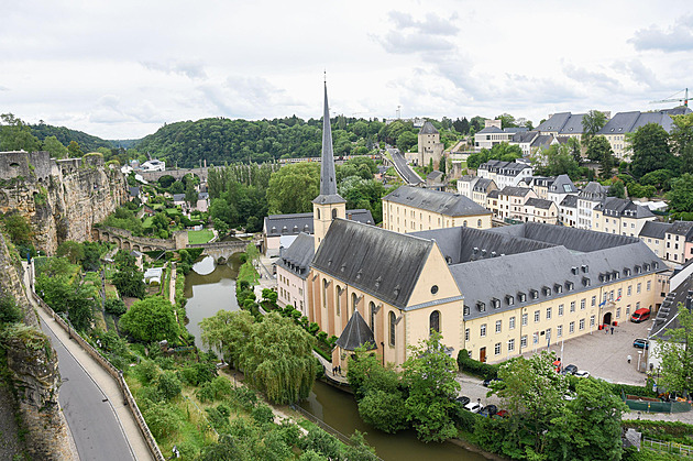 Země stovky hradů. Navštivte Lucembursko, místo odpočinku českého krále